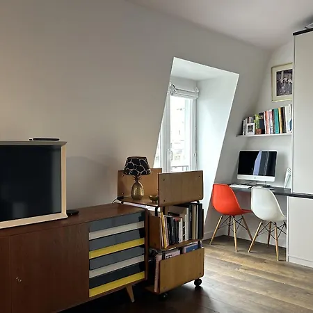 Large Studio Near Pere-lachaise